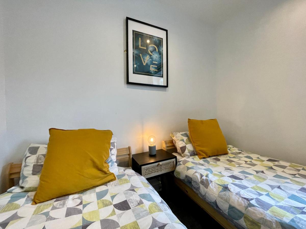 6 Person Apartment In City Centre Кардифф Экстерьер фото