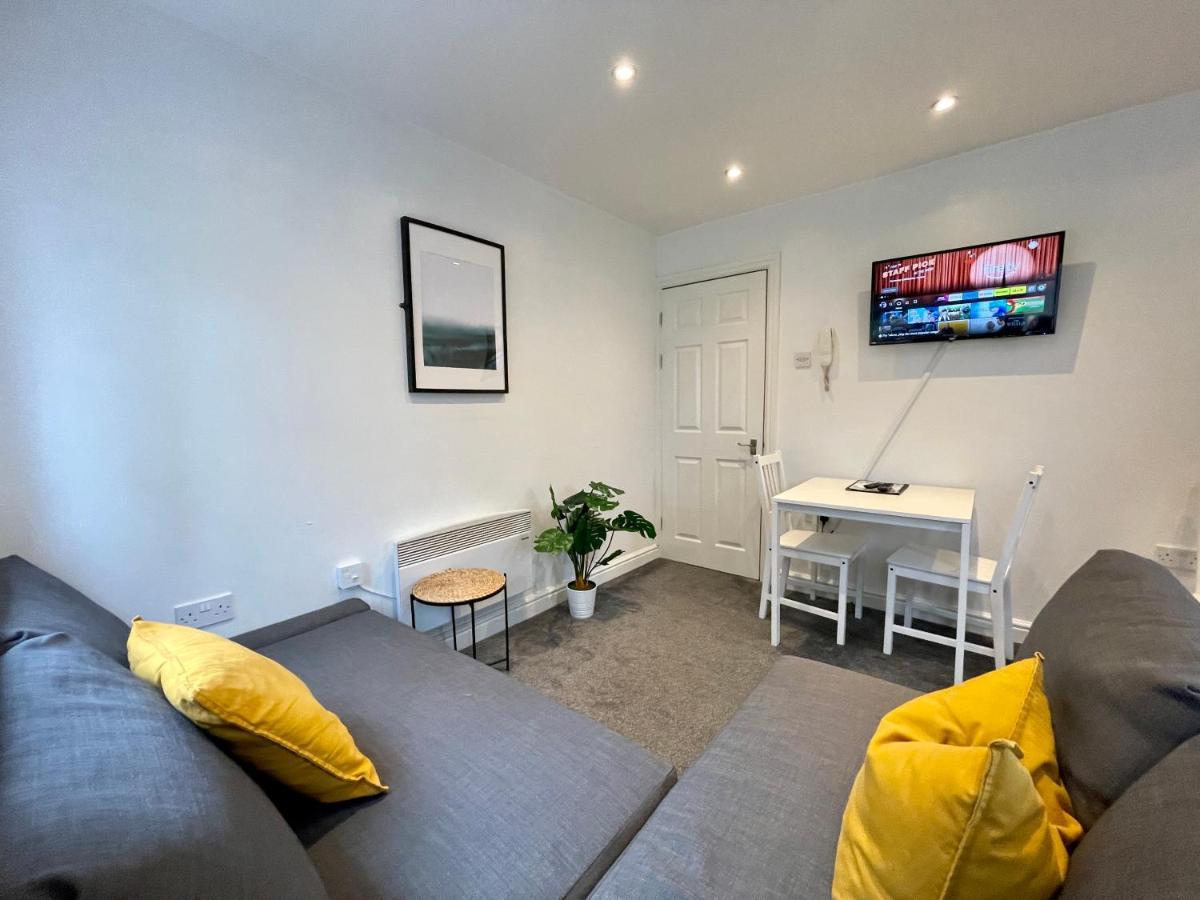 6 Person Apartment In City Centre Кардифф Экстерьер фото
