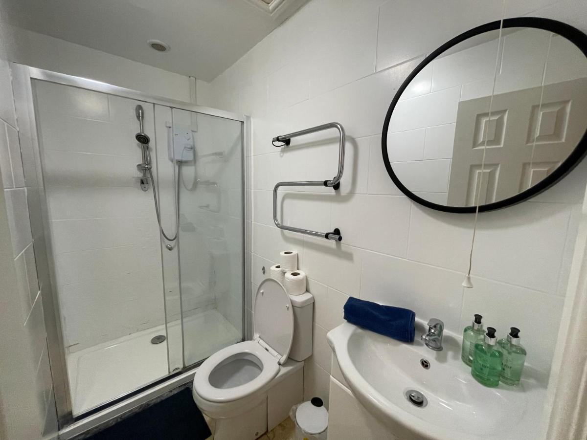 6 Person Apartment In City Centre Кардифф Экстерьер фото
