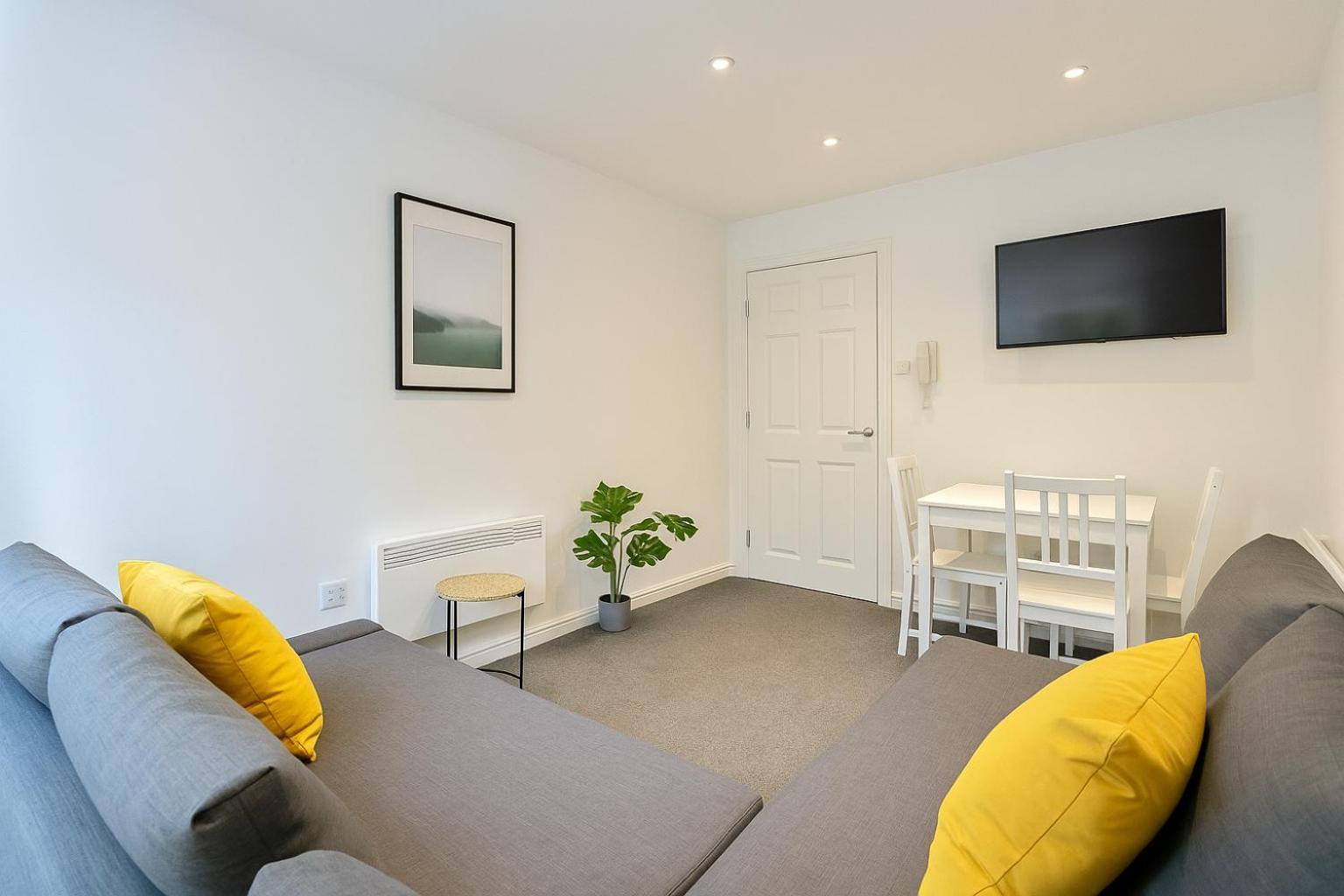 6 Person Apartment In City Centre Кардифф Экстерьер фото